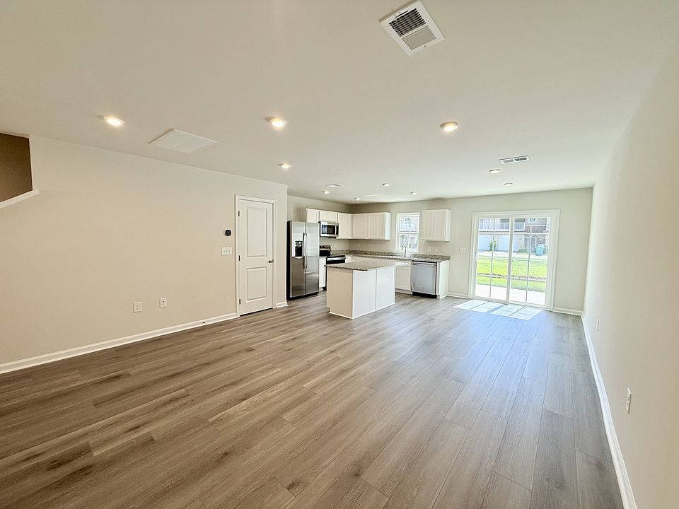 Living Dining Area_07242025
