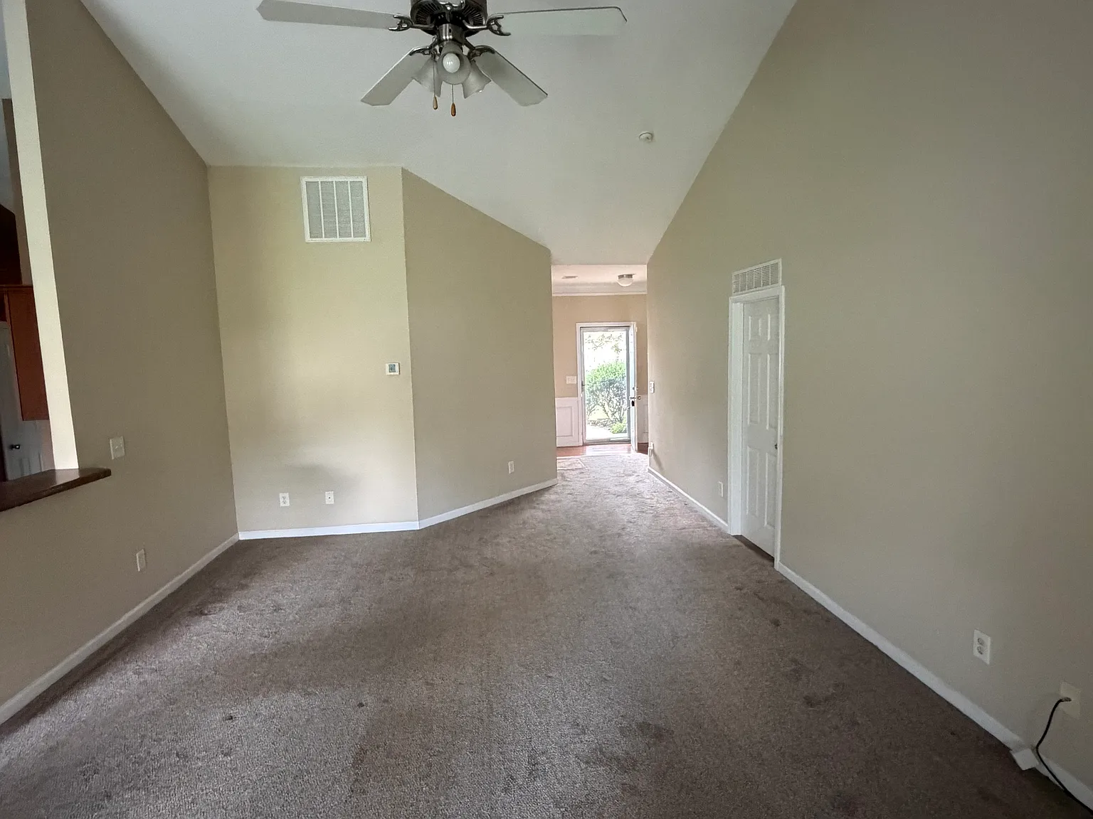 3 bed, 1600 sqft, $2,250 — Photo 4