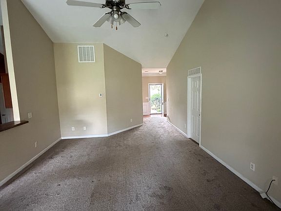 4th image of 13 Barrett Ln