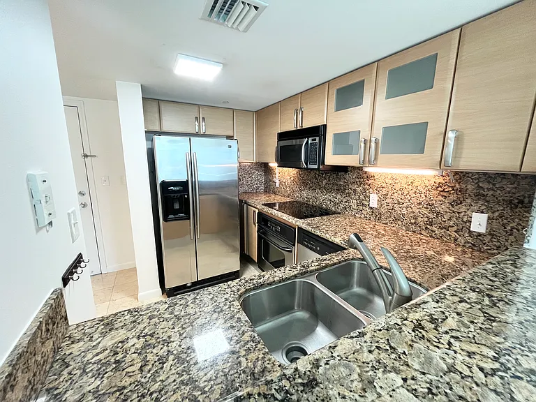 2101 Brickell Ave #1111 — Photo 6