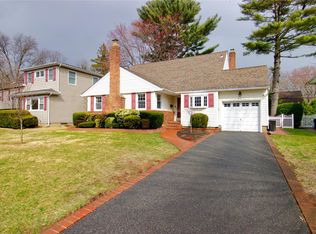 59 Maxwell Rd, Garden City, NY 11530