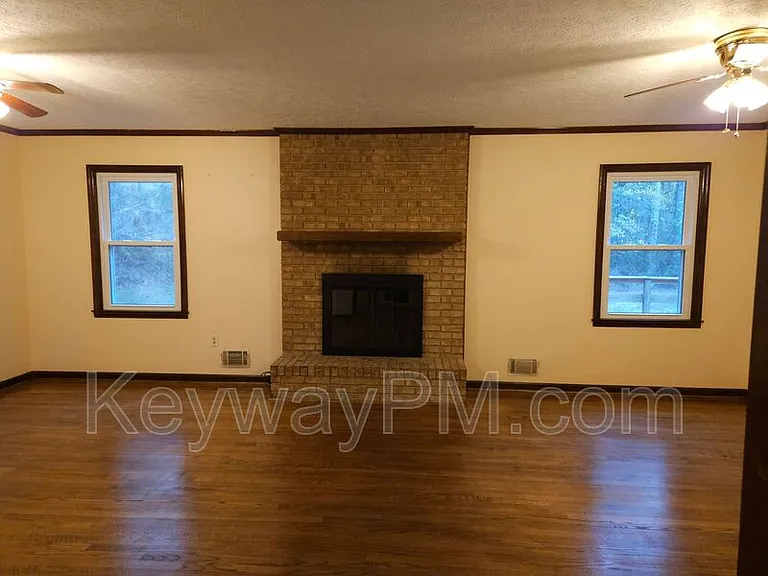 299 Woodland Dr — Photo 8