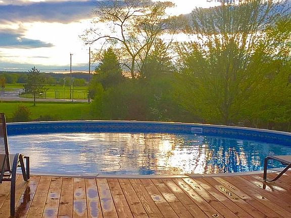 Extended deck area (10’x16’)