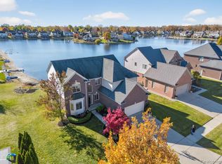 1838 S Mackwood Rd, Rochester, MI 48307