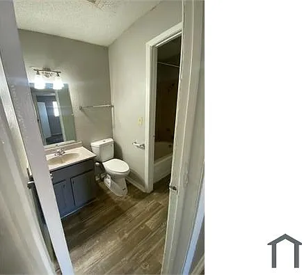 1336 E 60th St S #6H — Photo 15
