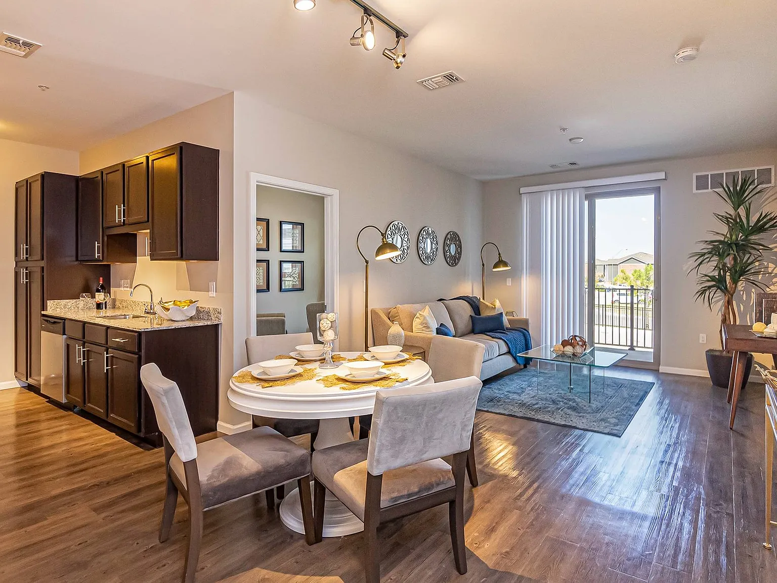 Album Quail Springs 55+ Active Adult Apartment Homes — Photo 3