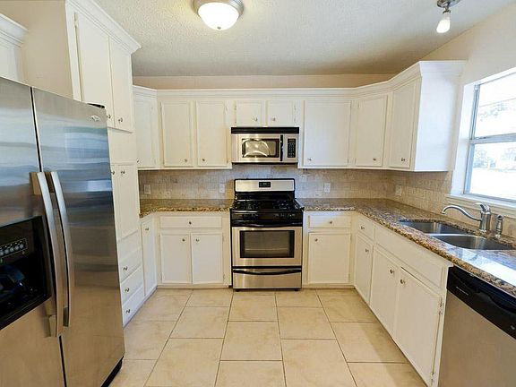 5th image of 3201 Westridge St