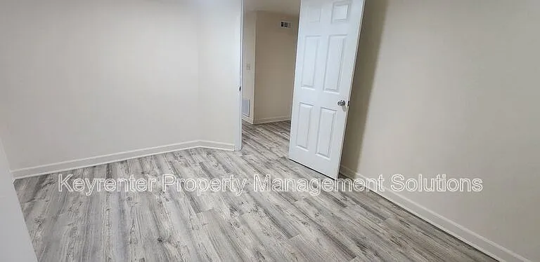 825 Highland Ave — Photo 18