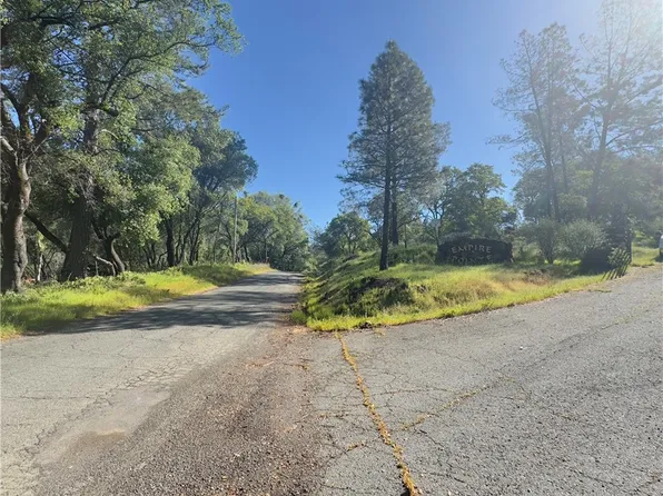 204 Empire Point Dr, Oroville, CA 95966