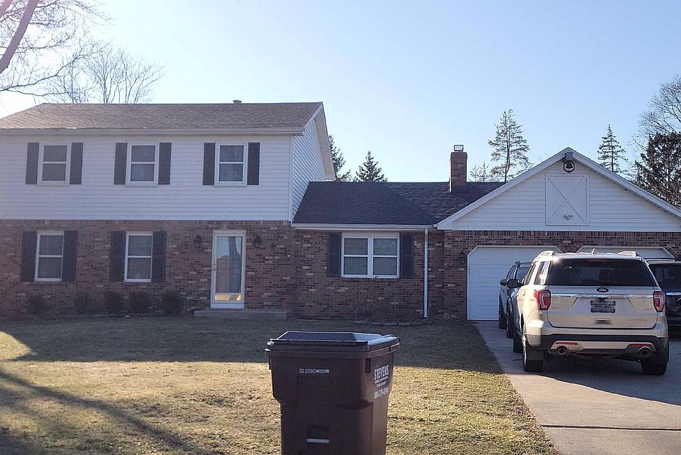 1st image of 15037 Woodpine Dr
