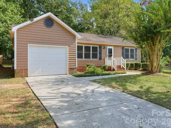 7216 Spring Morning Ln, Charlotte, NC 28227