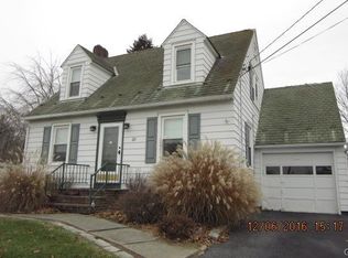 29 E Lawn Rd, Nazareth, PA 18064