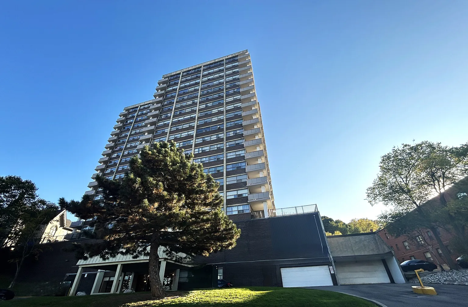 130 Saint Josephs Dr #2-Bedroom photo 1