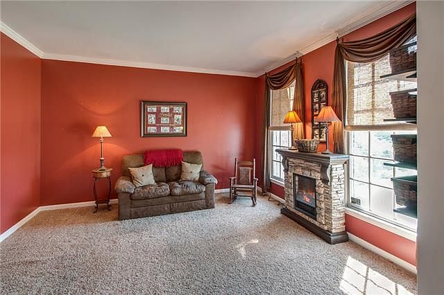 2nd image of 6425 Sugar Maple Ln