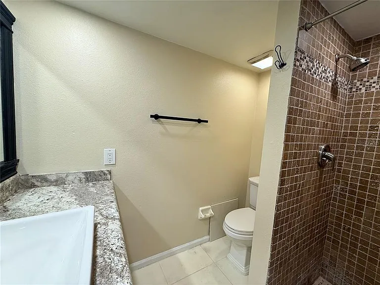 4821 W McElroy Ave #D210 — Photo 12