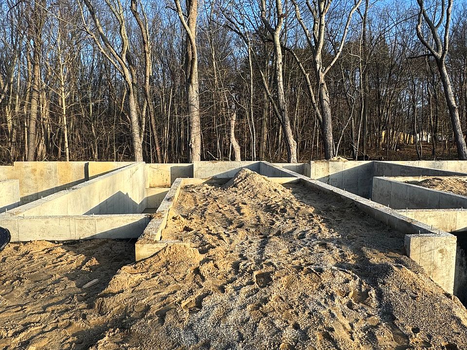 1st image of 729 E Shorewood Ln #10