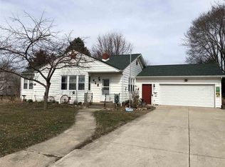 415 W 4th St, Byron, IL 61010