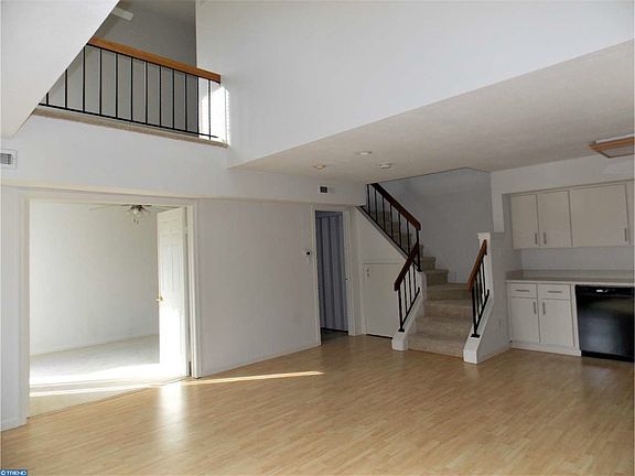 Stairs to 2nd FL