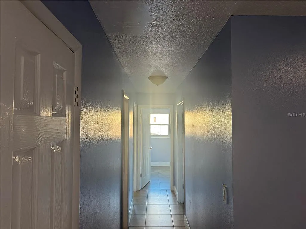 3 bed, 2.0 bath, 1714 sqft, $2,500 — Photo 3