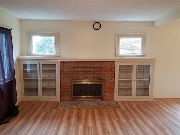 2nd image of 934 N Alder St