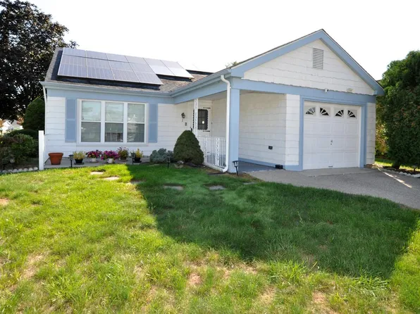 1 Westminster Dr S, Southampton, NJ 08088