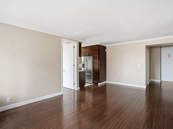 5th image of 300 E 93rd St APT 21B
