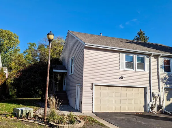 8867 42nd Ave N, New Hope, MN 55427