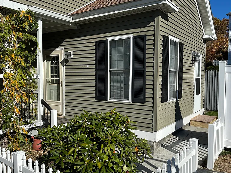 71 Coes St #1B — Photo 1