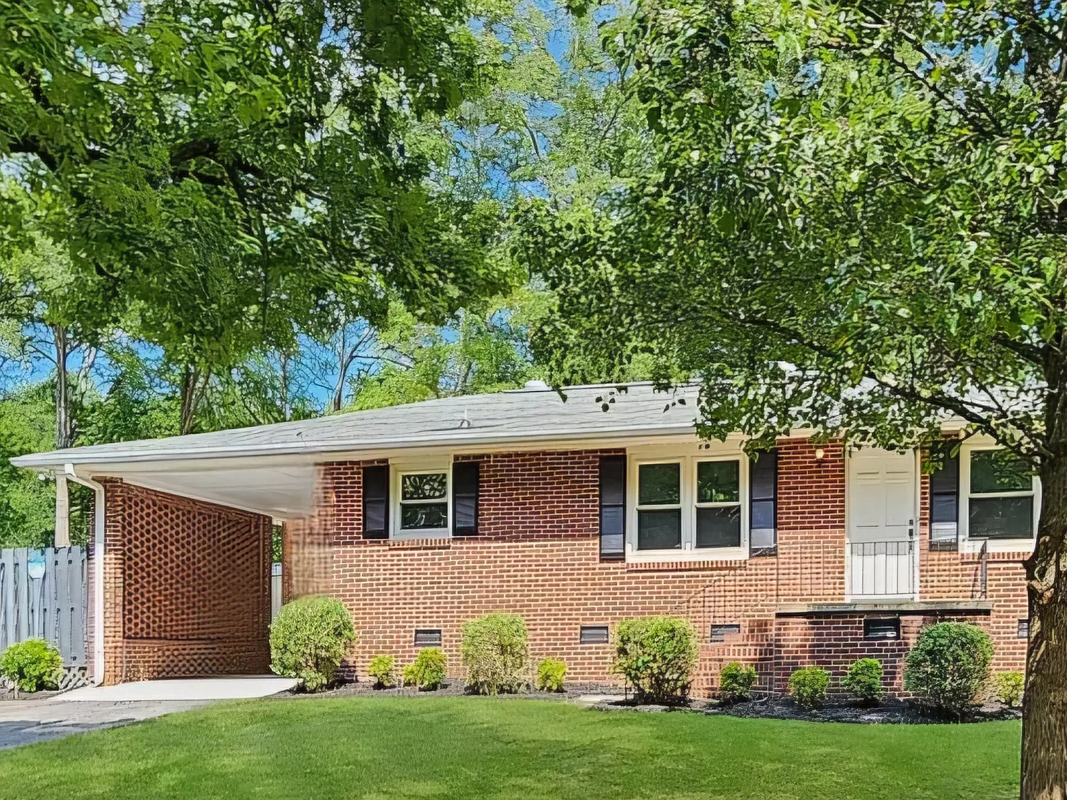 3 bed, 1.5 bath, 1550 sqft, $1,695 — Photo 3