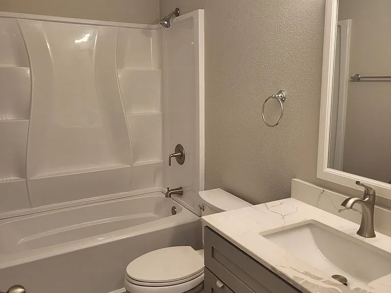 4420 Culebra Ave #B — Photo 4