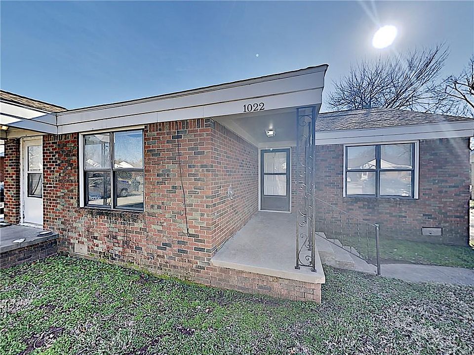 1st image of 1022 E Arkansas St