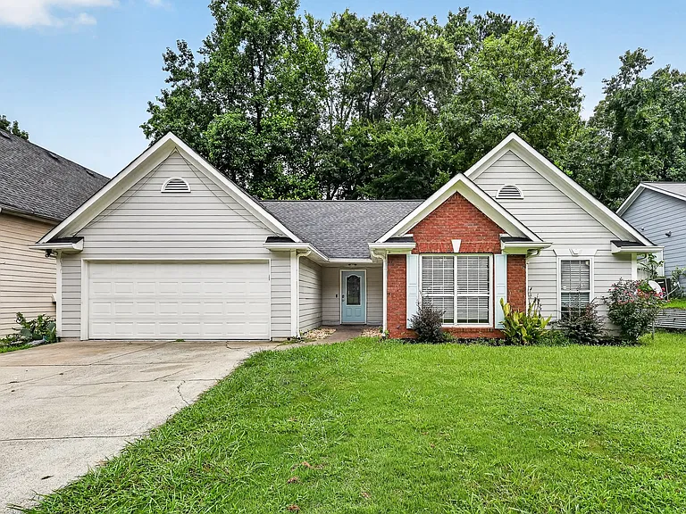 3035 Camelot Woods Dr — Photo 16