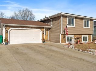 2228 Ryberg St, Chaska, MN 55318
