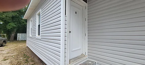 505 E Walnut St #B Photo 1