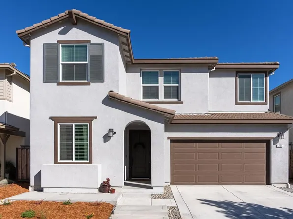 271 Lamplighter Ln, Hollister, CA 95023