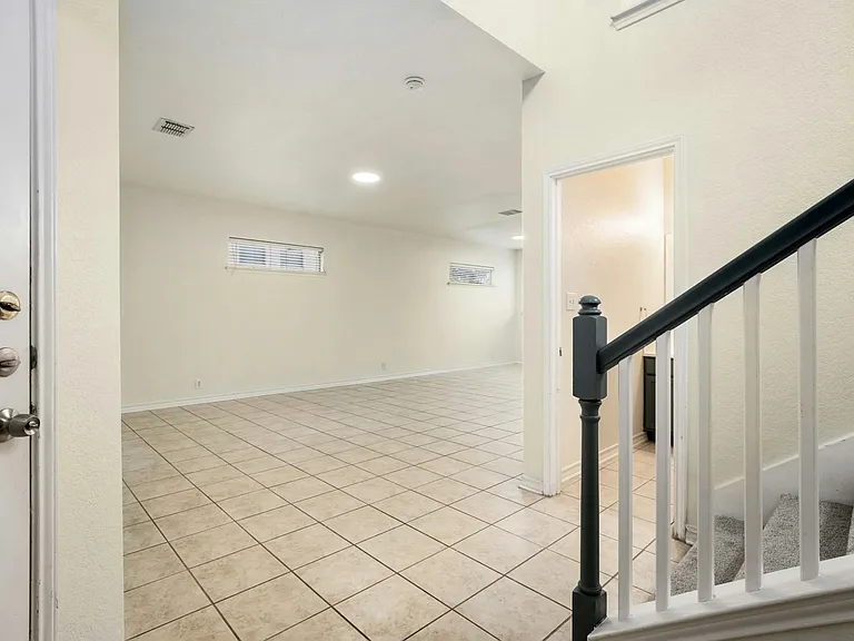 1210 Tweed Willow — Photo 4