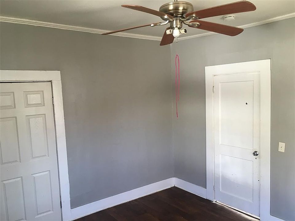 2nd image of 3816 Holmes St