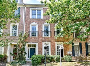 42485 Regal Wood Dr, Ashburn, VA 20148