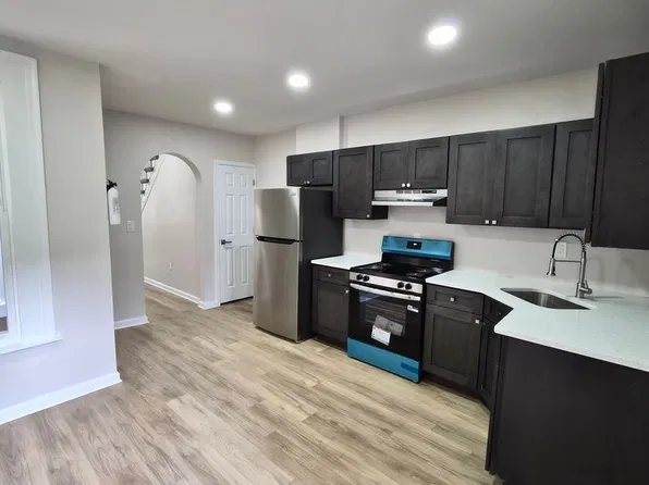 417 Mauch Chunk St, Pottsville, PA 17901