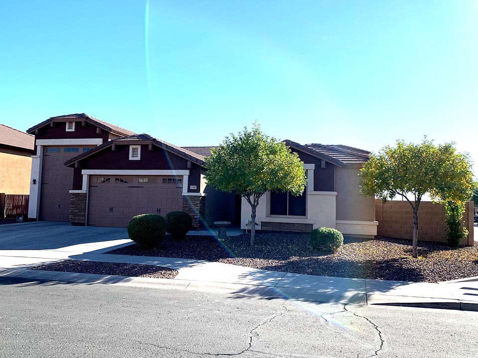 1st image of 15945 W Canterbury Dr