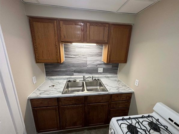 625 Owen St APT 1