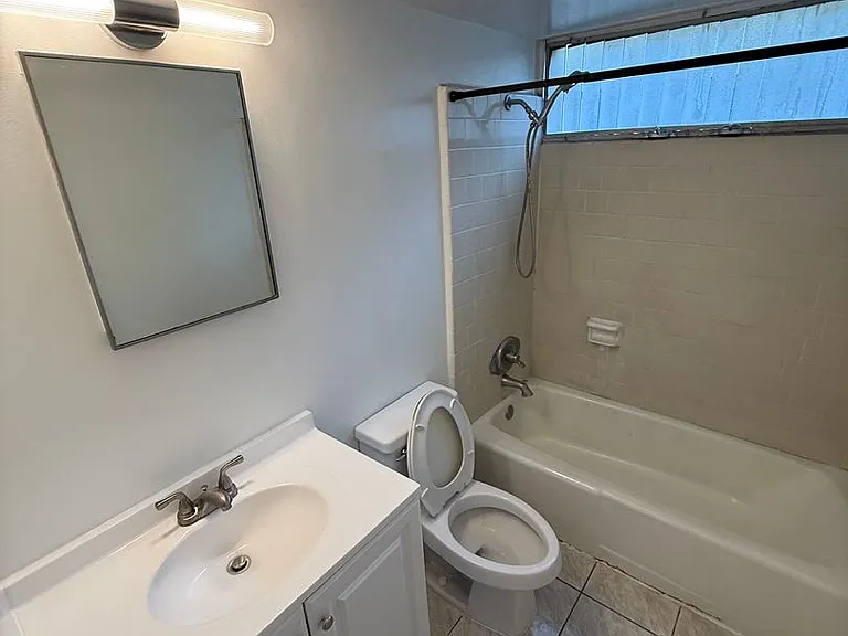 1603 Dole Street — Photo 14