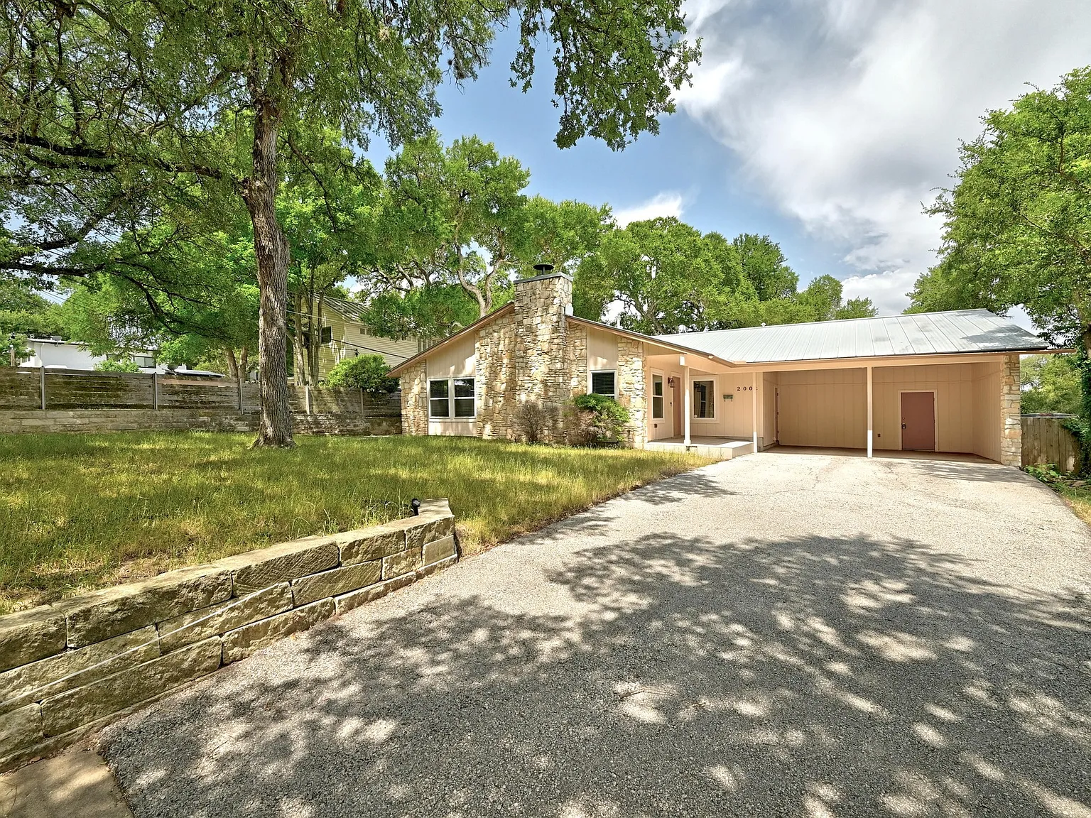 2 bed, 1.0 bath, 1024 sqft, $2,500 — Photo 4