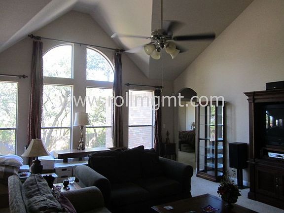 Spacious Family Room