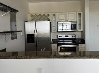 1 Glen Royal Pkwy APT 913, Miami, FL 33125