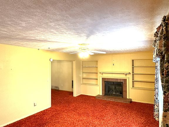 3rd image of 105 Sunset Dr