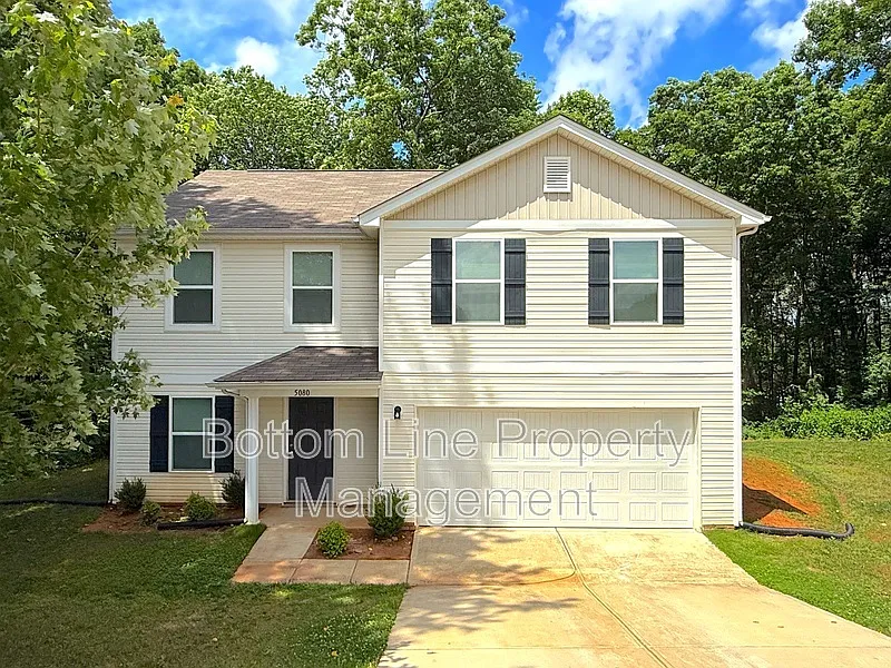 4 bed, 2.5 bath, 2014 sqft, $2,050 — Photo 2