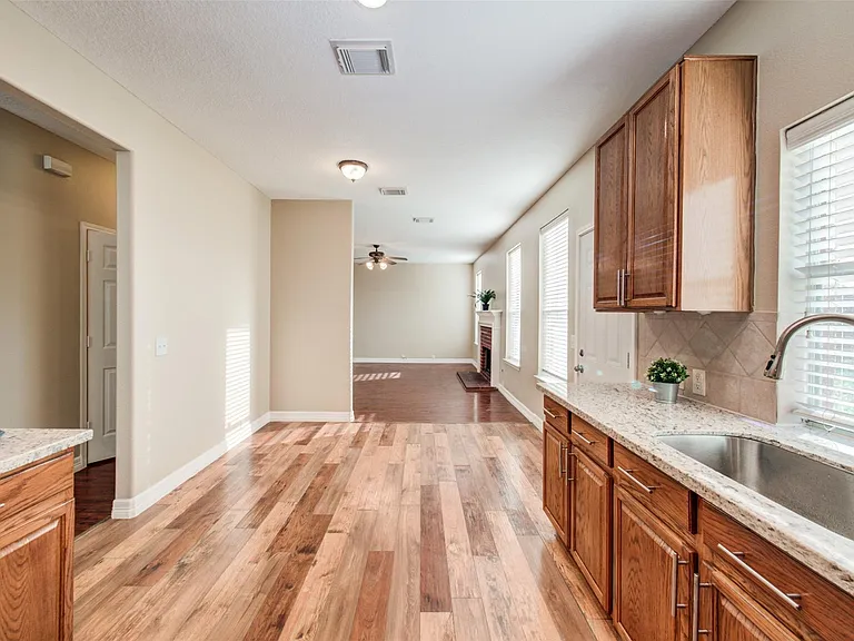 419 Thorpe Springs Dr — Photo 18