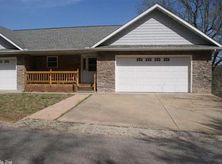 9 Oak Point Dr, Holiday Island, AR 72631