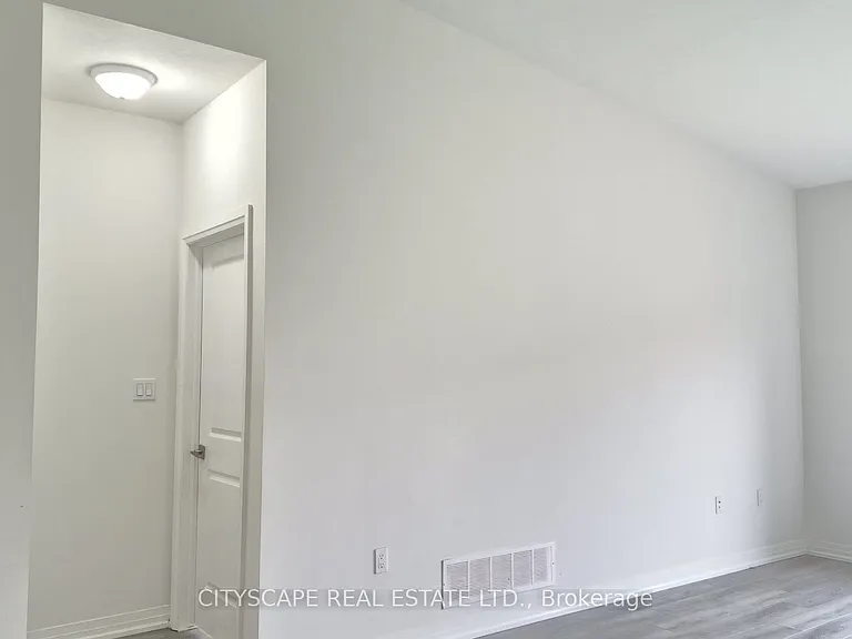550 Grey St #28 — Photo 21